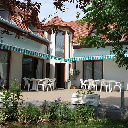 Emil Panzió Hotel Balatongyörök Kültér fotó