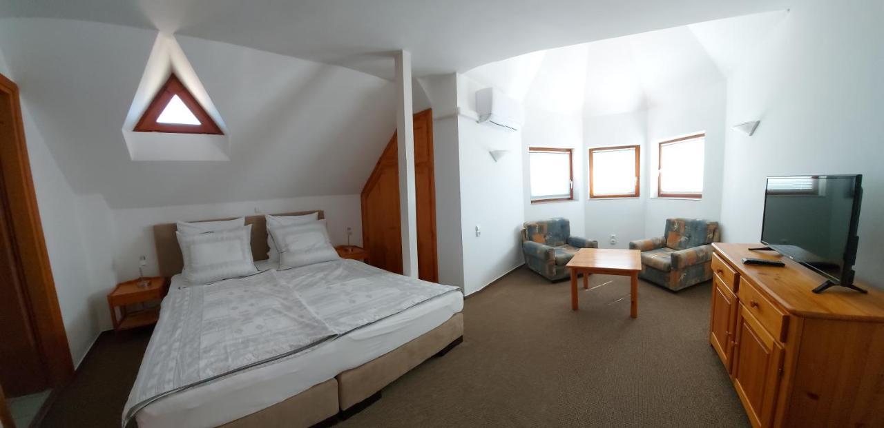 Emil Panzió Hotel Balatongyörök Kültér fotó