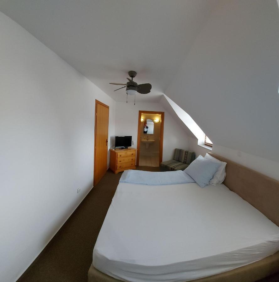 Emil Panzió Hotel Balatongyörök Kültér fotó