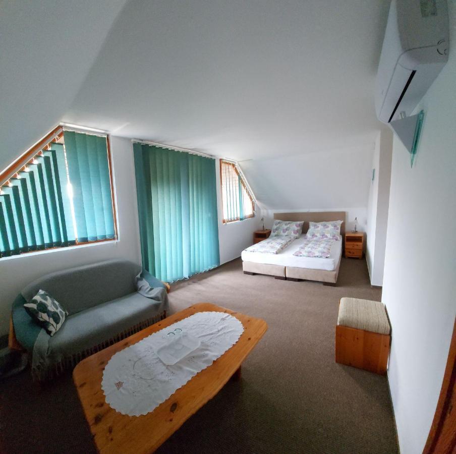 Emil Panzió Hotel Balatongyörök Kültér fotó