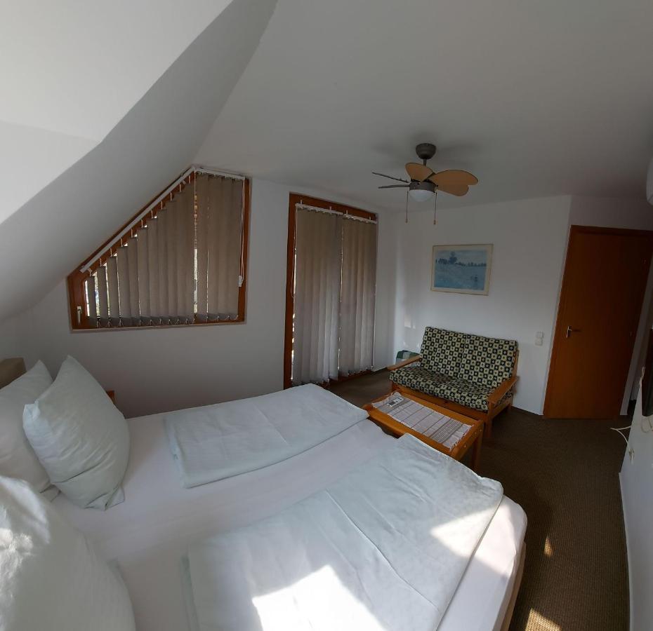 Emil Panzió Hotel Balatongyörök Kültér fotó